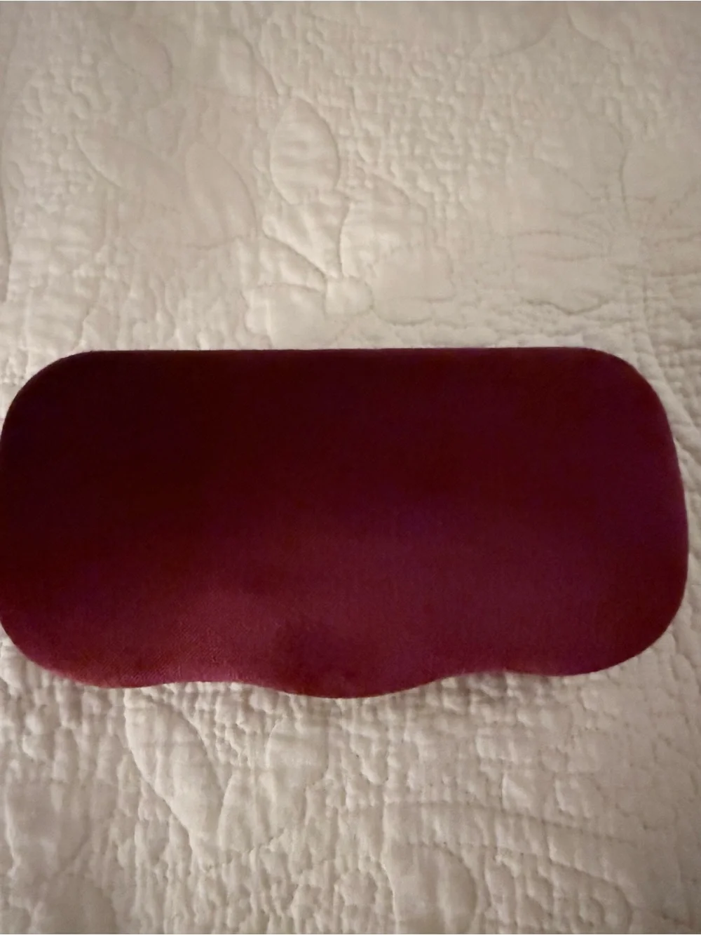 Gucci Velvet Eyewear Case in Rich burgundy with Gold Logo